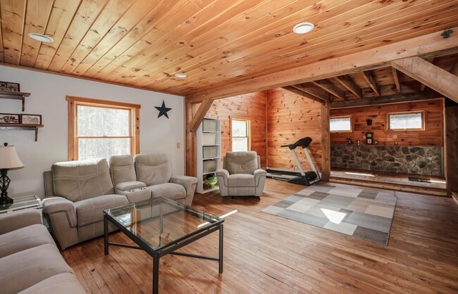 Building Photo - 40 Chemung Rd