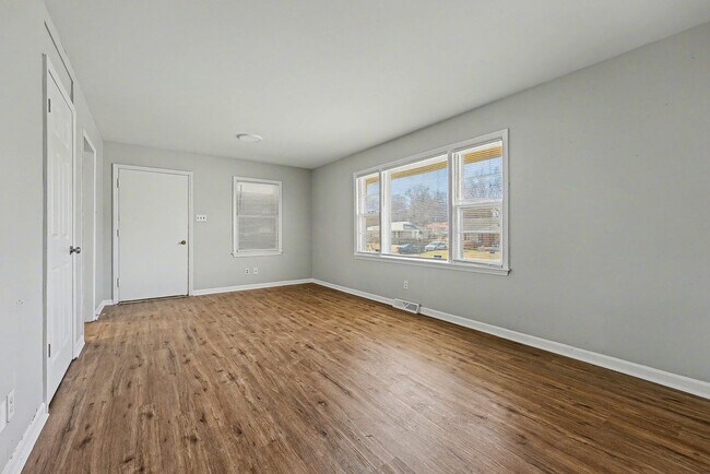 Building Photo - Stunning 3 bedroom 1 bath Home For Rent