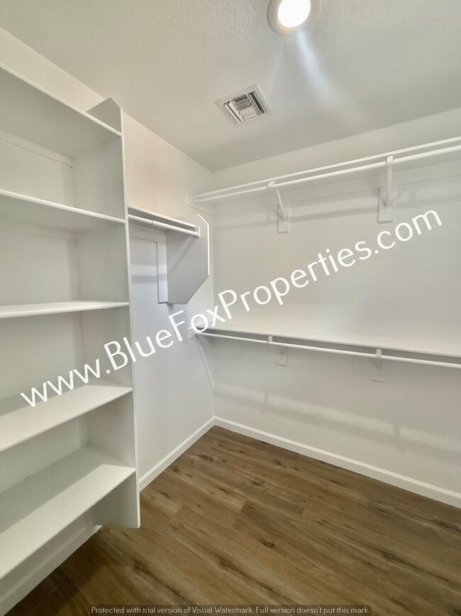 Building Photo - 10579 E Pleasant Pasture Dr