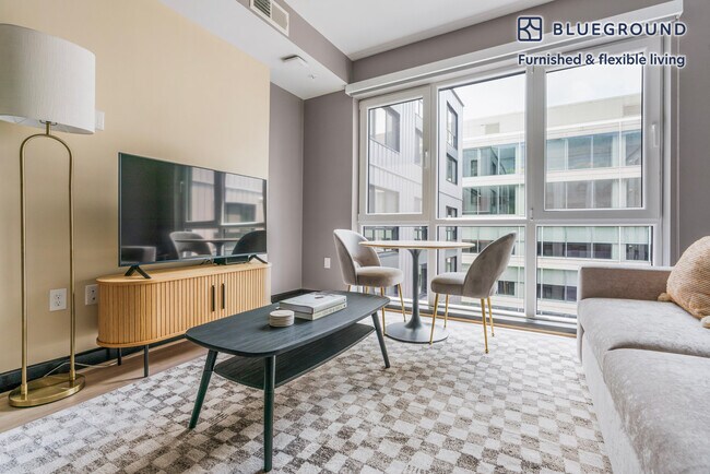 Building Photo - 1313 L St NW