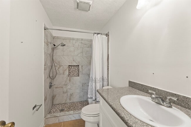 Building Photo - 1538 Beaconshire