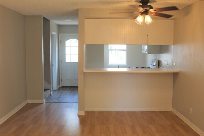 Building Photo - 2593bay