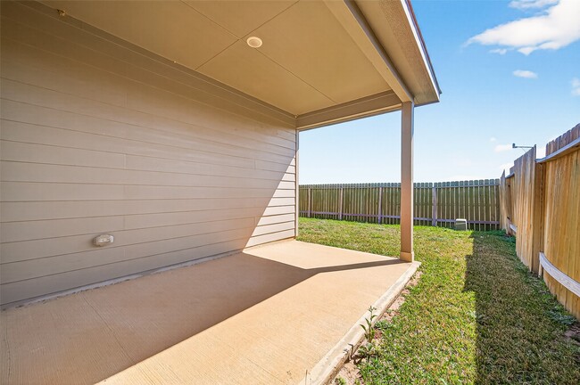 Building Photo - 17727 Chartertree Ln