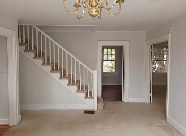 Building Photo - 221 Old Cedar Rock Rd