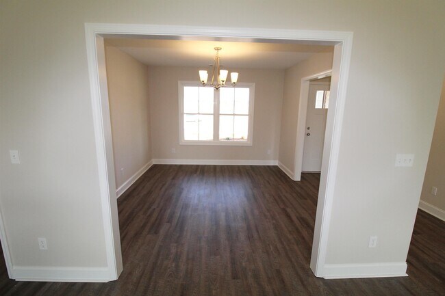 Building Photo - 6083 Forest Dr