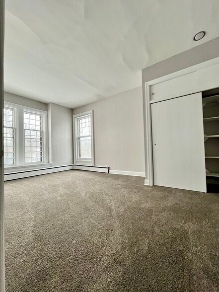 Building Photo - 104 Linwood Ave