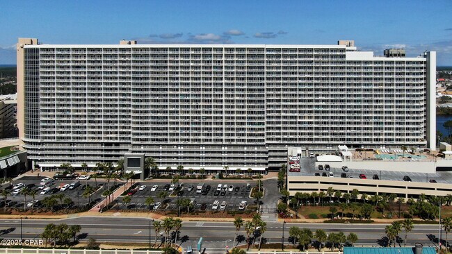Building Photo - 9902 S Thomas Dr