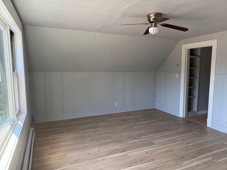 Living room - new flooring - N89W15958 Main St