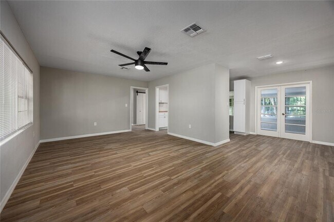 Building Photo - 640 NW 36th Ter