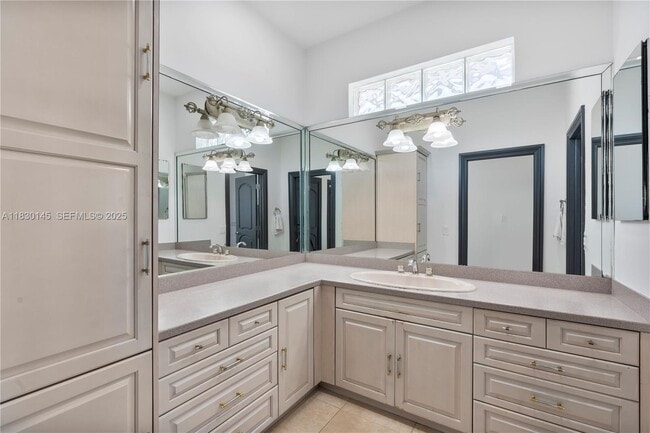 Building Photo - 13815 SW 38th St