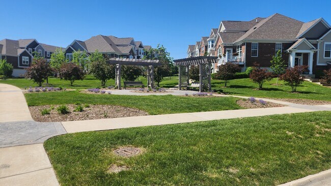 Building Photo - 4444 Monroe Ct