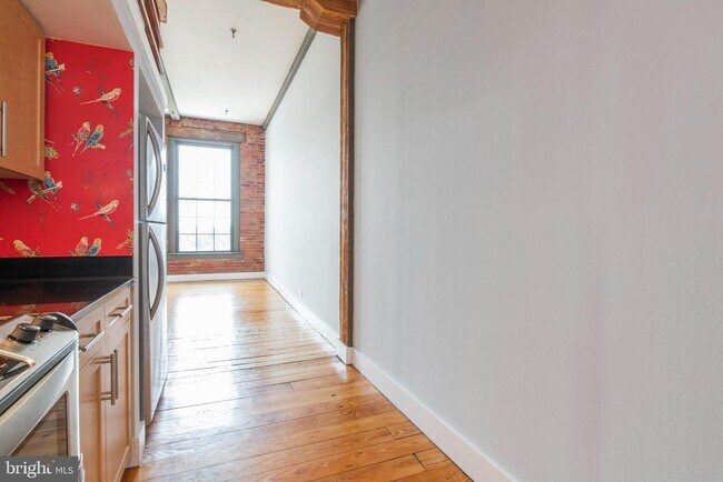 Building Photo - 313 Arch St