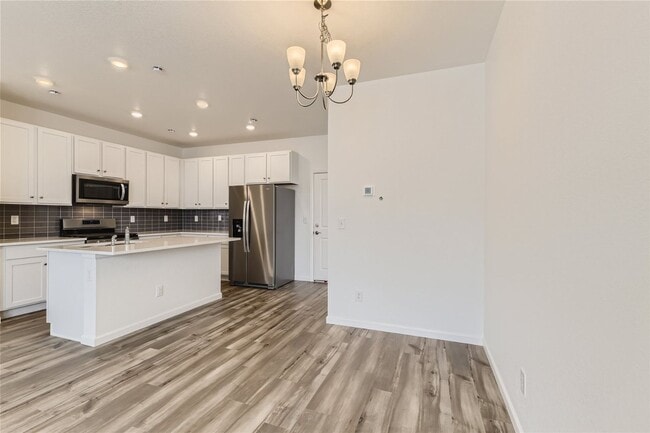 Building Photo - Single Family 3 Bed, 3 Bath Paired-Home in...