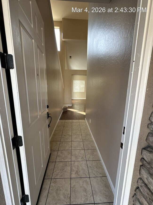 Building Photo - 2 Weeks Move in Special! Located in Avalon gated community!