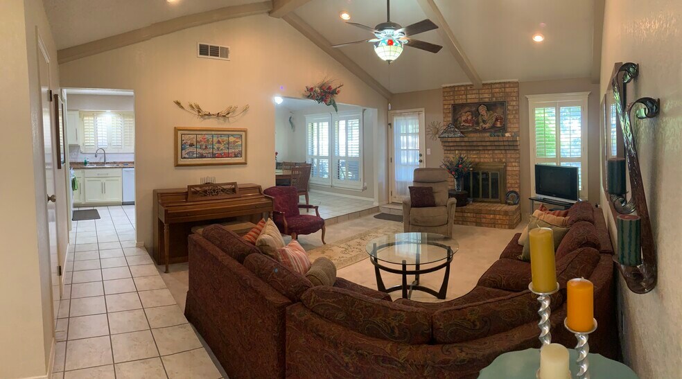 Building Photo - 678 El Parque Dr