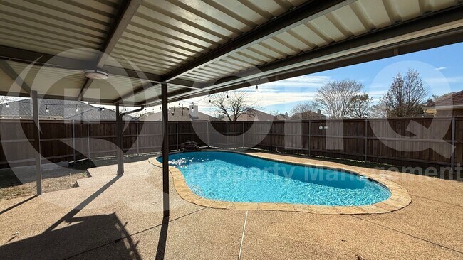 Building Photo - 2536 Beau Dr