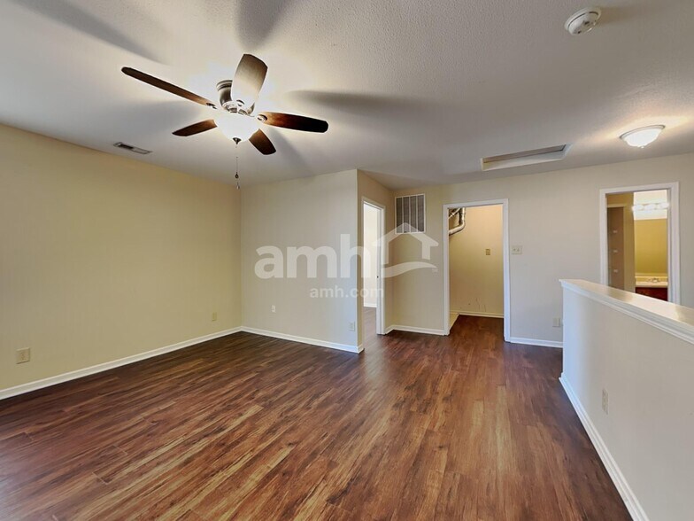 Building Photo - 205 Farm Springs Rd