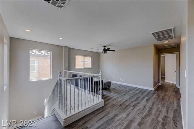 Building Photo - Gorgeous Updated Home w/ Open Floor Plan & New Upgrades
