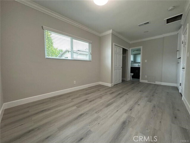 Building Photo - 260 Linda Rosa Ave