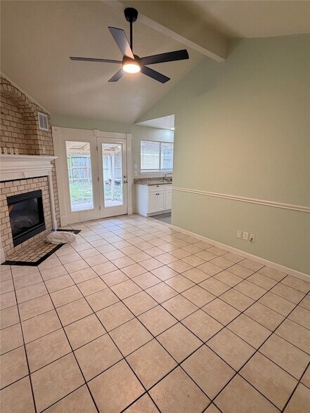 Building Photo - 4527 Fitzwater Dr
