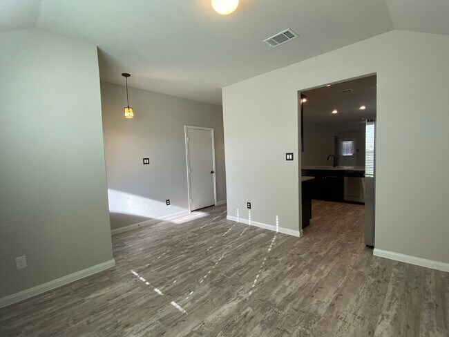 Building Photo - Voss Farms / Fridge Included / Separate Di...