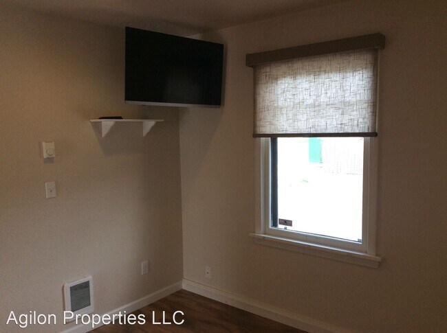 Building Photo - 1 br, 1 bath House - 713 West Harrison St
