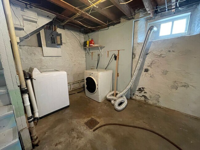 Building Photo - Click the “Apply Now” button or email wapmrentals@gmail.com for a prompt response.