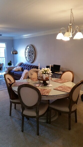 Building Photo - 1212 Chason Dr