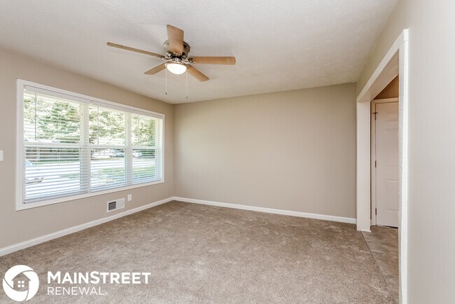 Building Photo - 204 Oxford Way