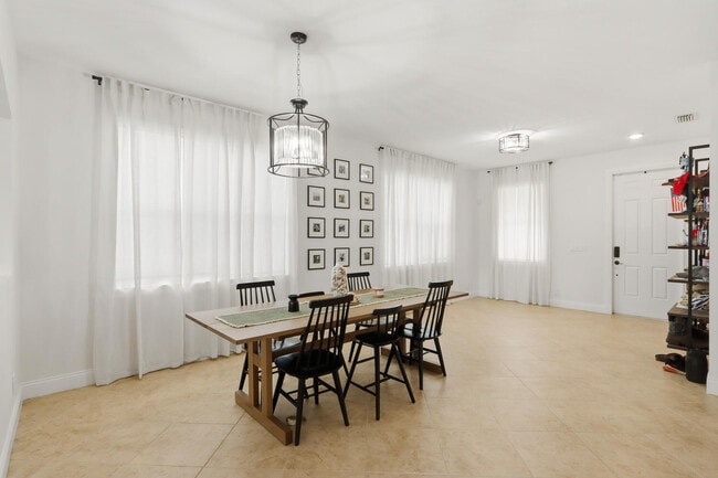 Building Photo - 1085 Center Stone Ln