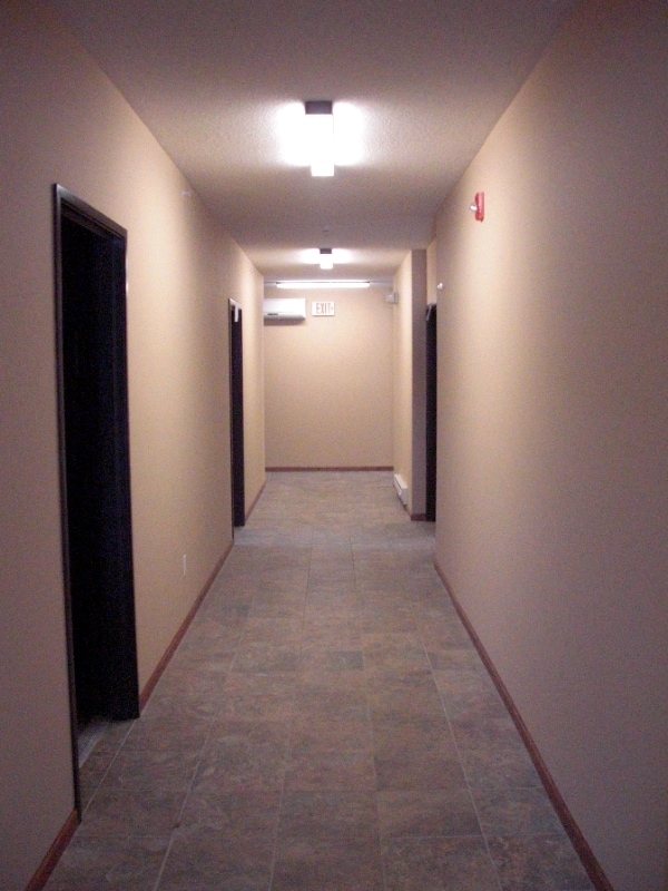 Building Photo - 355 Horseshoe Dr