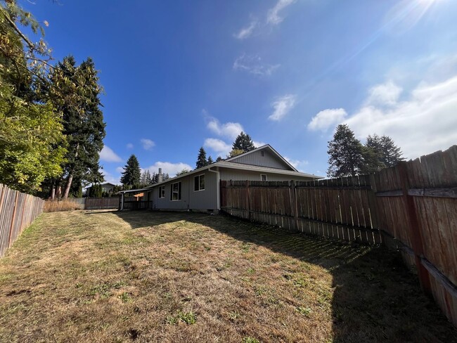 Building Photo - Snag This Rare Gem! 3 Bed, 2 Bath Ranch on a Large Lot