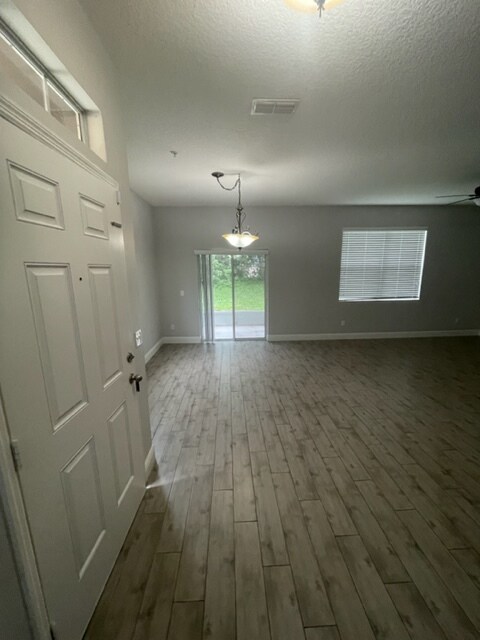 Building Photo - 2304 Betsy Ross Ln