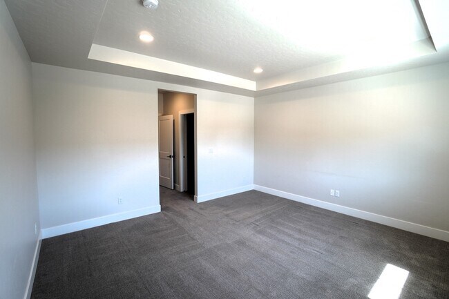 Building Photo - 3045 S Honeycomb Way