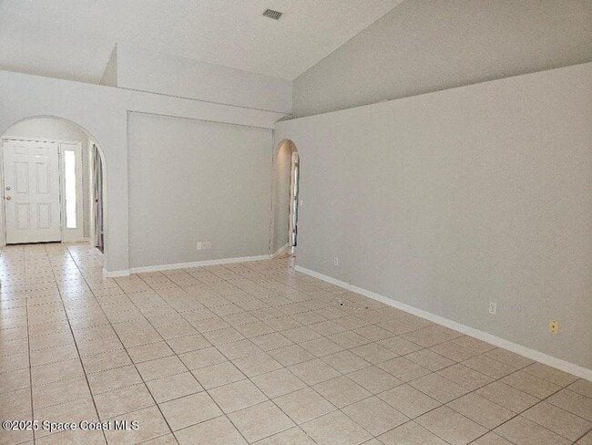 Building Photo - 911 Wood Creek Dr