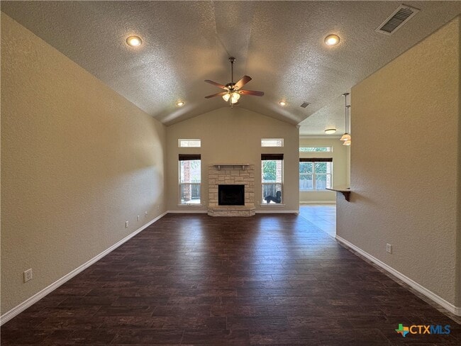 Building Photo - 2536 Mugho Dr