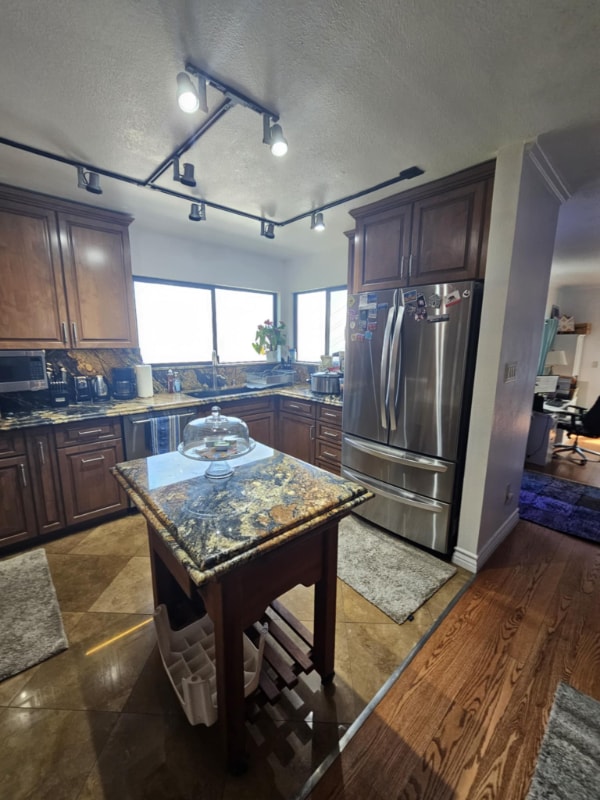 Building Photo - 4355 Ocean View Dr