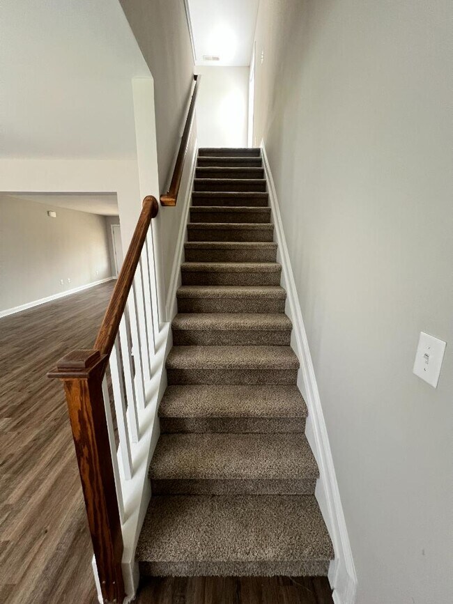 Building Photo - 941 Dawson Creek Way