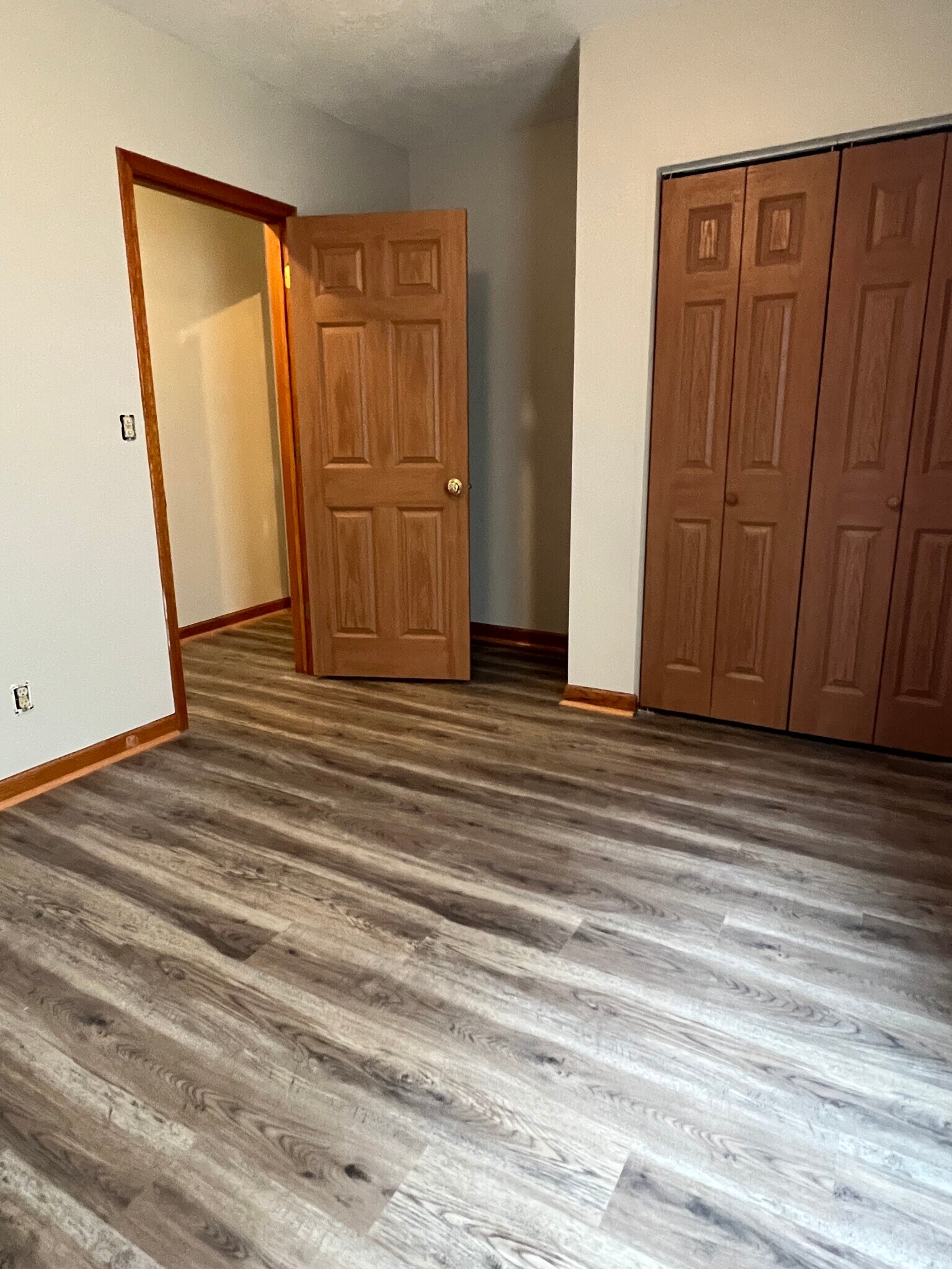 Building Photo - 106 Parade St