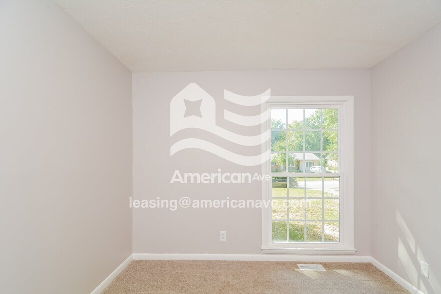 Building Photo - 2607 Sedgefield Dr