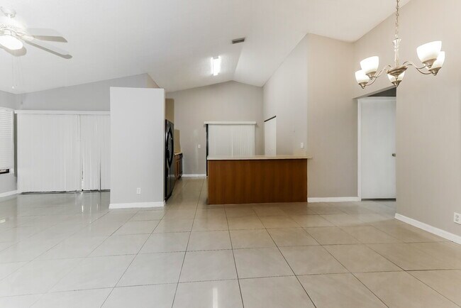 Building Photo - 12630 Shoreside Ln