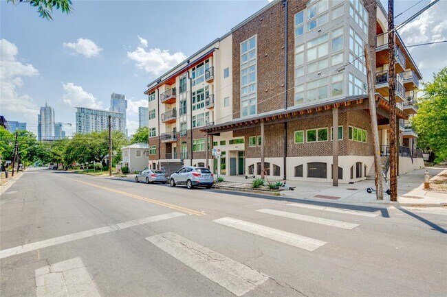 Building Photo - 908 Nueces St