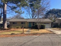 Building Photo - 3 bedroom / 2 Bath Single Family Home