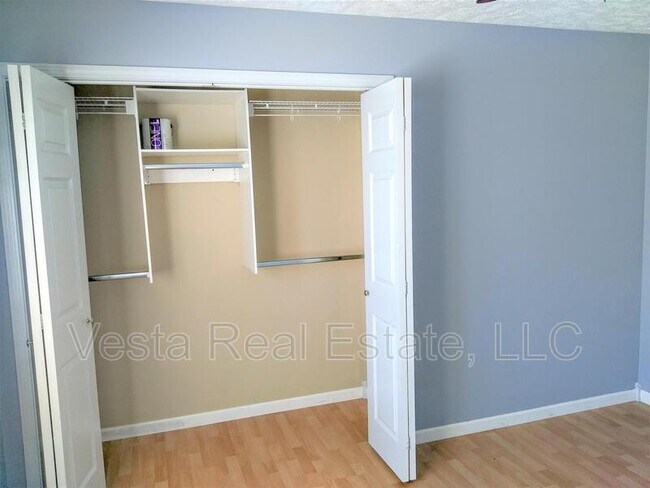 Building Photo - 1913 Tracy Dr