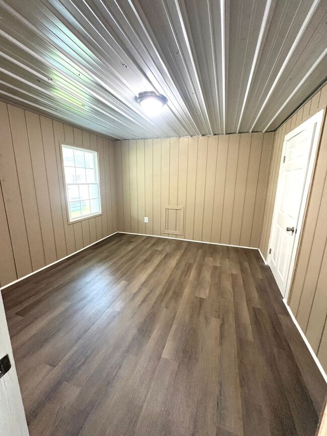 Building Photo - Charming 2-Bedroom Home in Glasgow!