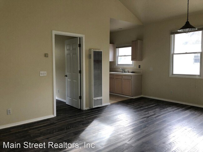 Building Photo - 1 br, 1 bath House - 421 Washington St