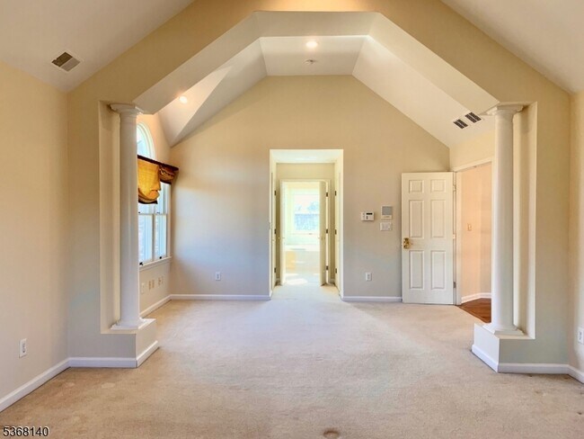 Building Photo - 43 Rosewood Ct