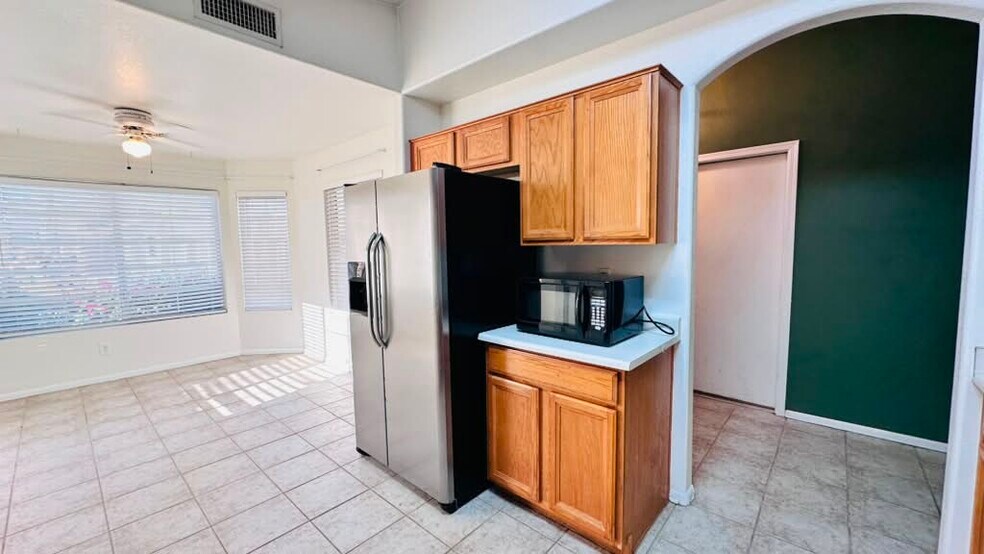 Building Photo - 4826 W Ponderosa Ln