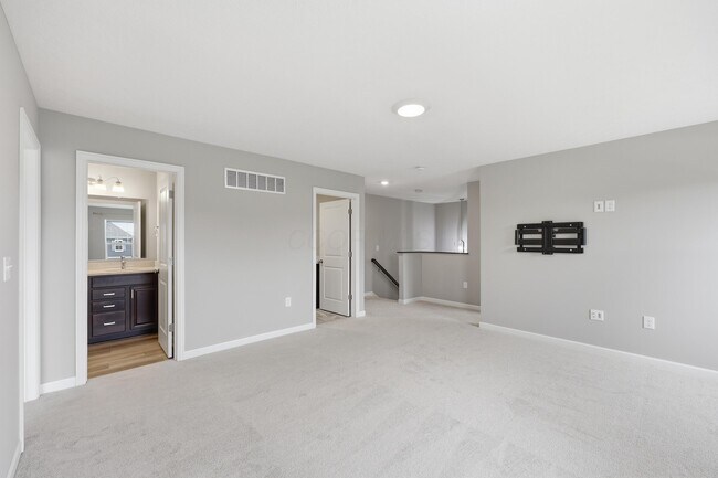 Building Photo - 5749 Shadowfair Ln