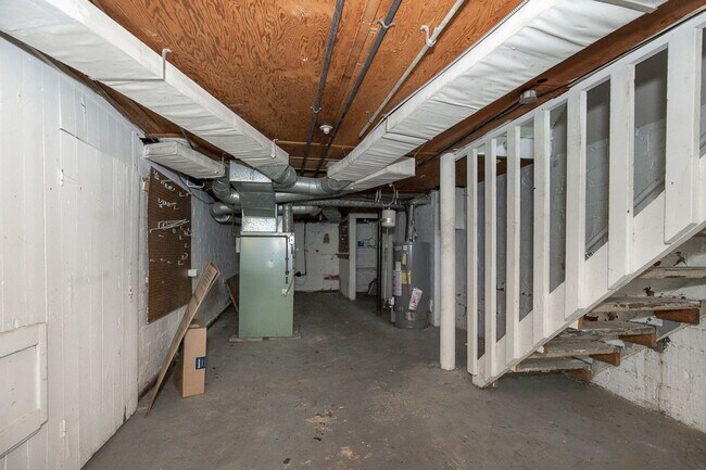 Building Photo - 3300 Dellwood Rd